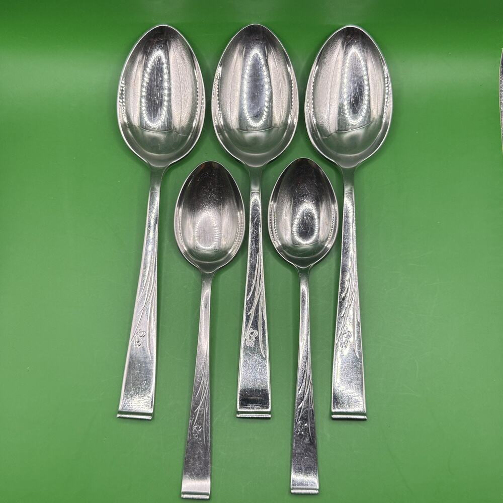 5 QTY International Lyon INTERLUDE Stainless Oval Soup Spoon Teaspoon Flatware